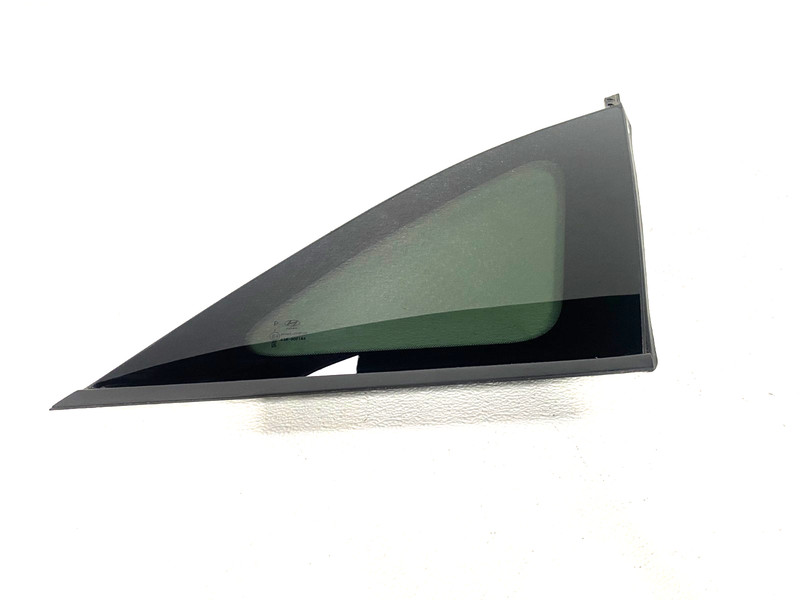 22 23 24 HYUNDAI TUCSON REAR RIGHT SIDE QUARTER WINDOW GLASS OEM #A0.17