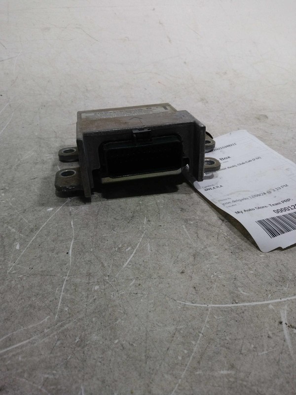 Used Air Bag Module fits: 2001 Dodge Dakota Air Bag below center dash Club Cab 2