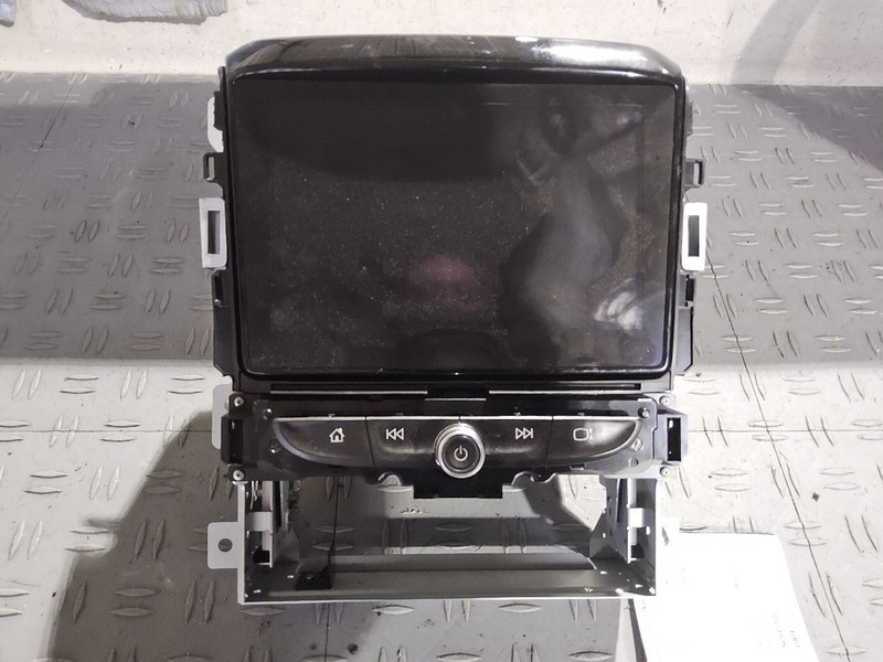 2020-2024 TRAVERSE 8" Dash Mounted Display Screen Driver Information