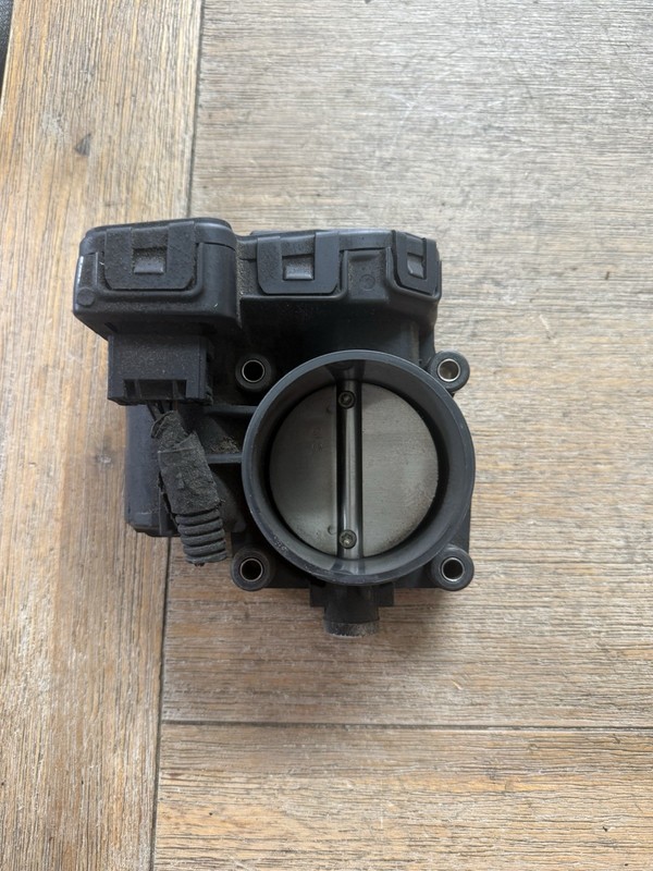 2008-2012 Jeep Liberty Engine Throttle Body Assembly 04861661AB OEM 3.7