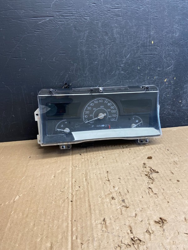 1998 to 2002 Lincoln Town Car Speedometer Gauge Cluster AD6922 DG