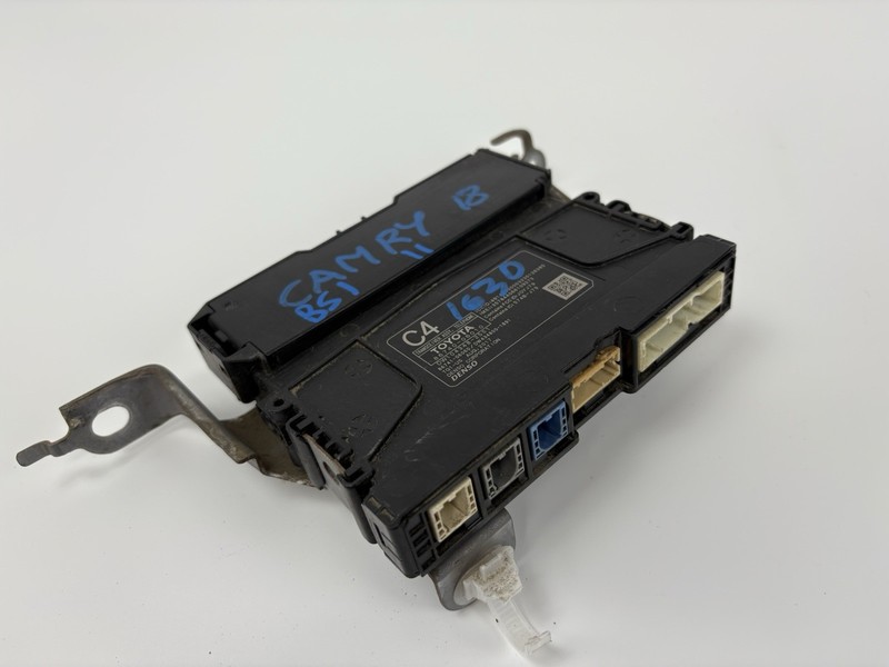 2018-2020 Toyota Camry Telematics Phone Receiver Module OEM 86740-06010