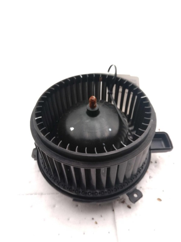2021 Chevrolet Equinox HVAC Blower Motor OEM 84674485 88K Miles Silver