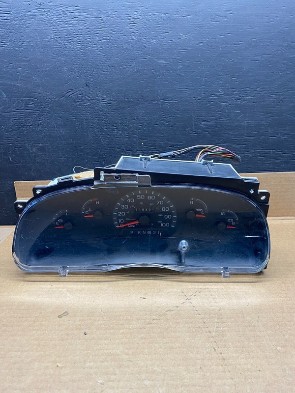 2001 to 2002 Ford Econoline E250 E350 Van Speedometer Instrument Cluster H1453