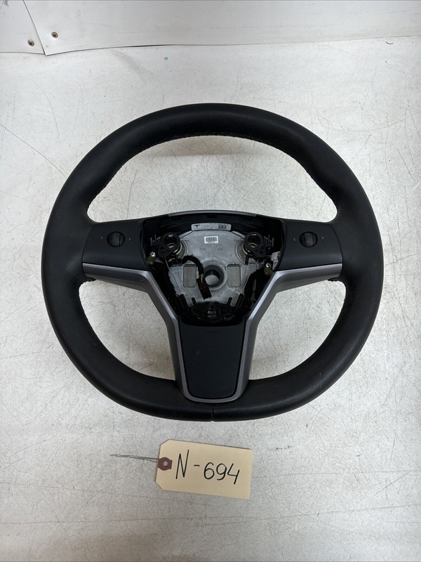 ⚡️17-20 TESLA MODEL Y Steering Wheel Black 1095222-00-M 694 U23