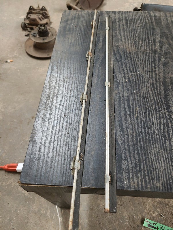 1966 MERCEDES-BENZ 250S REAR LEFT DOOR WINDOW TRIM SEALER