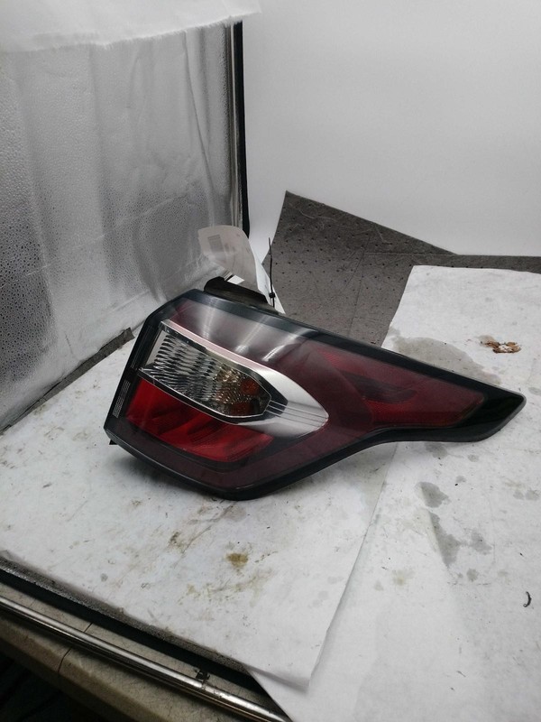 Used Right Tail Light Assembly fits: 2018 Ford Escape quarter panel mounted brig