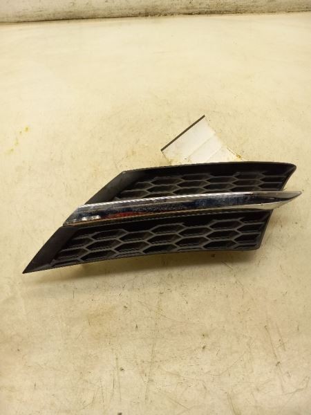 13-15 TOYOTA RAV4 XLE DRIVER SIDE BUMPER MOUNTED GRILLE