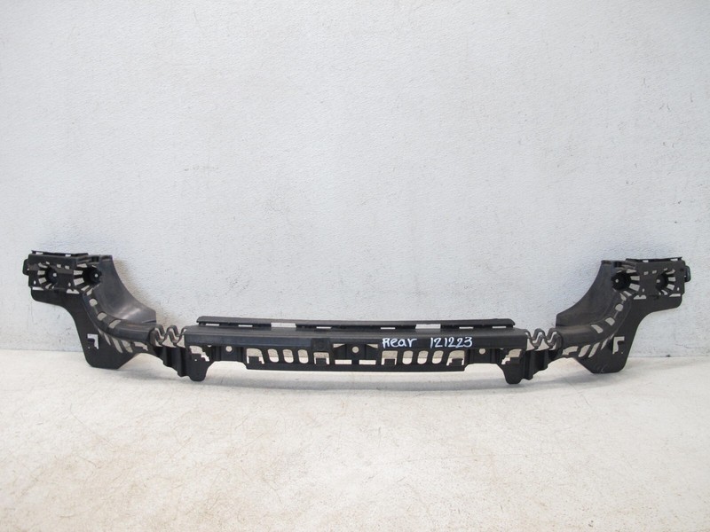 12-18 BMW F30 328i 328i REAR BUMPER SUPPORT CENTER MOUNT BRACKET CARRIER OEM 121