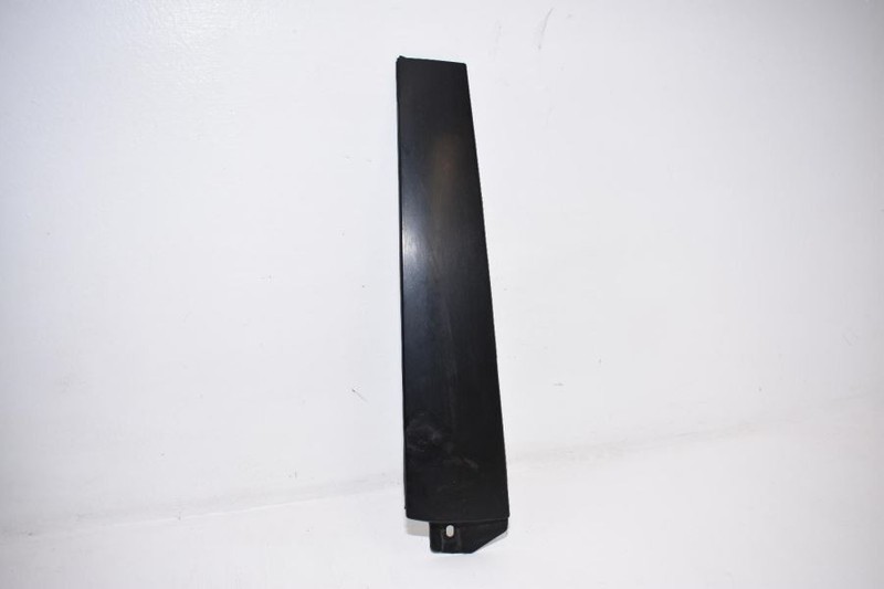 1989-1994 NISSAN 240SX S13 HATCHBACK PASSENGER RIGHT B PILLAR OUTER TRIM