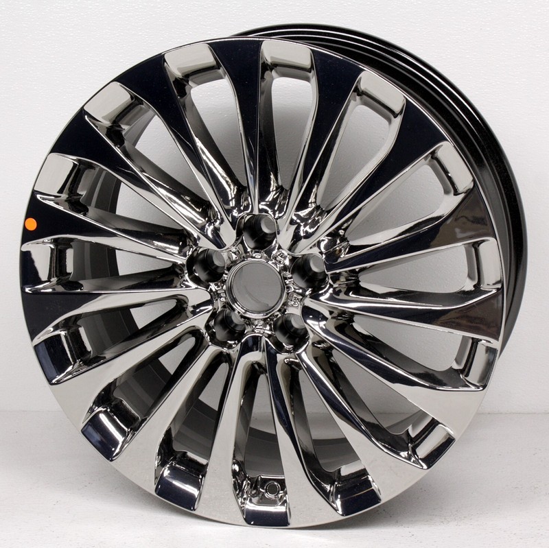 OEM Kia K900 19 inch Wheel 52910-3T670 Scratches