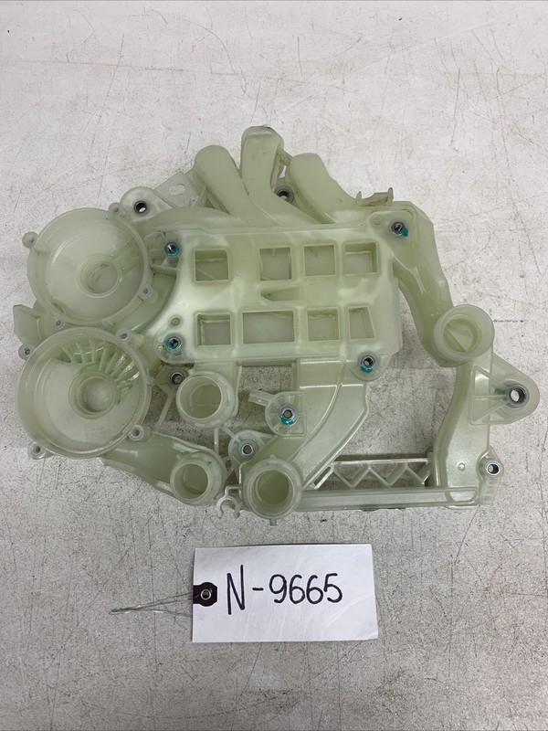 Tesla Y Supermanifold Coolant center white plastic duct 1613703-00-B 9665 S24