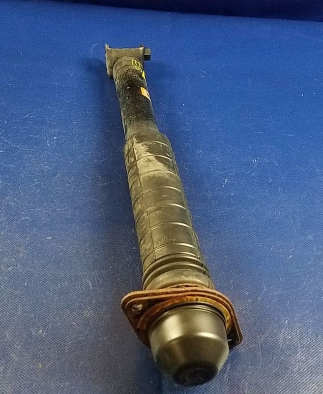 INFINITI G35 G37 Q40 SEDAN AWD REAR LEFT OR RIGHT SHOCK STRUT ABSORBER # 62296