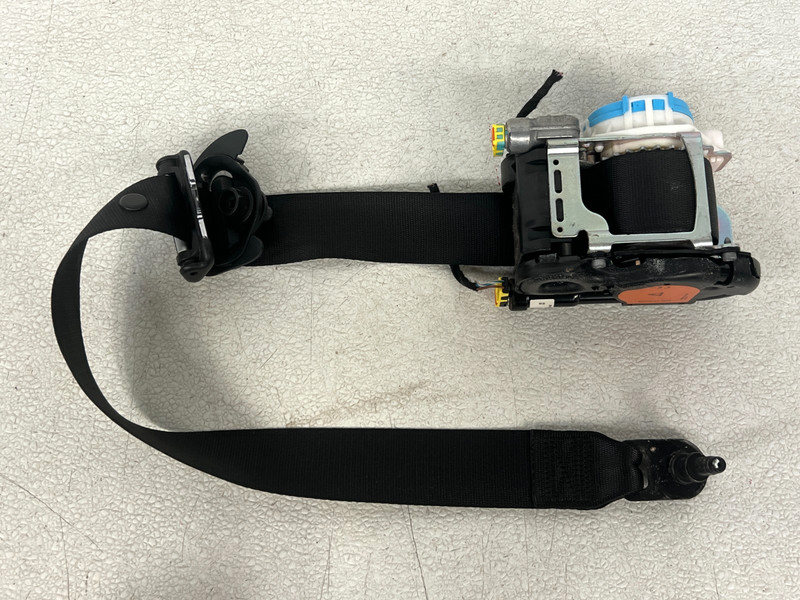 ⭐14-19 MERCEDES CLA250 FRONT RIGHT PASS SEAT BELT RETRACTOR STRAP OEM LOT2631