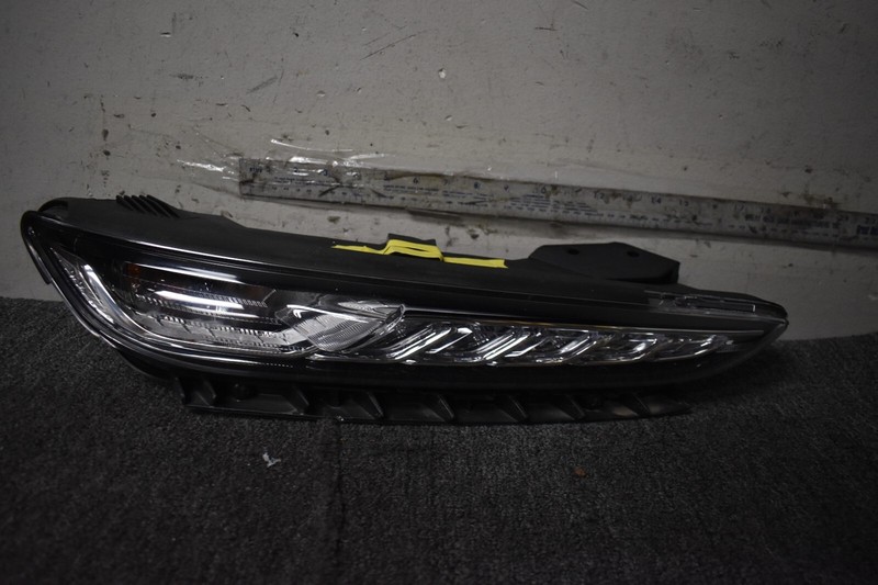 2018-2020 HYUNDAI KONA RIGHT SIDE DAYTIME LAMP FACTORY OEM