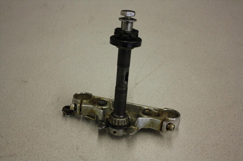 1999 KAWASAKI EN 500 VULCAN FRONT LOWER FORKS TRIPLE TREE CLAMP STEM EN500 99