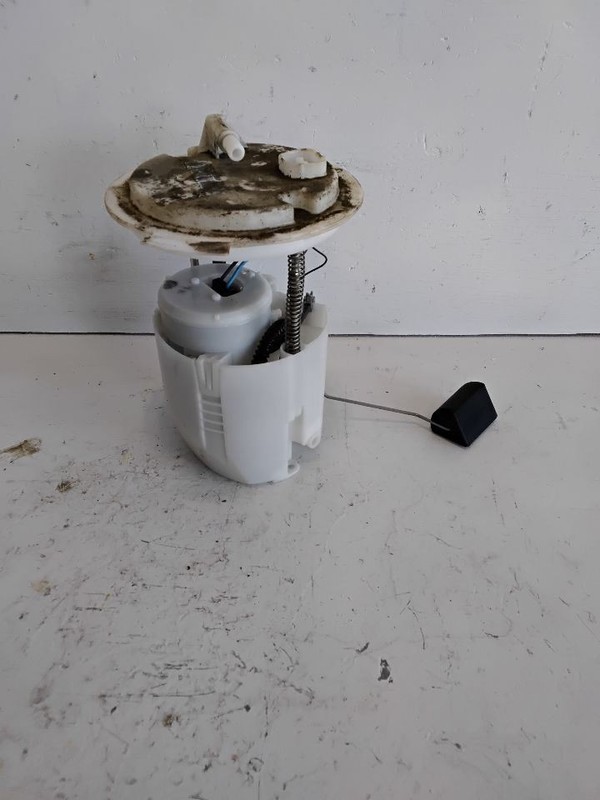 Fuel Pump Assembly 2.4L Fits 08-14 AVENGER 3539301