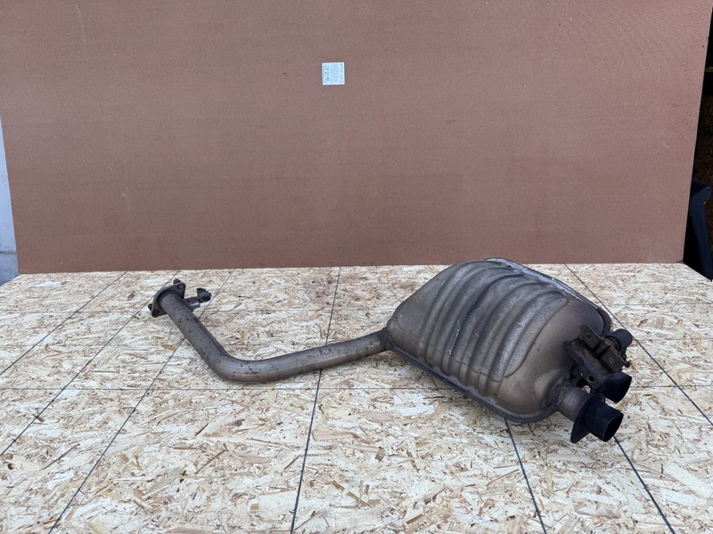 HYUNDAI GENESIS SEDAN & G80 2015-2020 OEM REAR RIGHT PASSENGER MUFFLER 5.0L V8