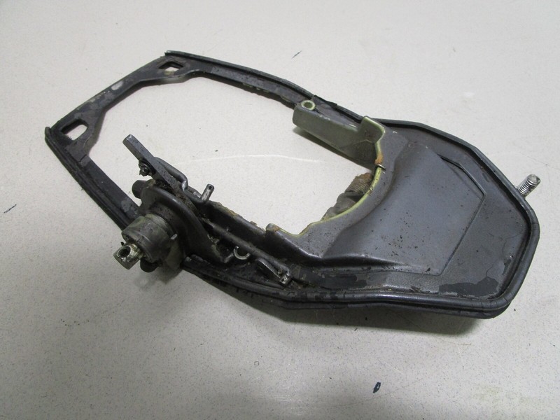 80654M Mariner Yamaha 20 25 30 Hp Outboard Lower Cowl Motor Mounting Bracket