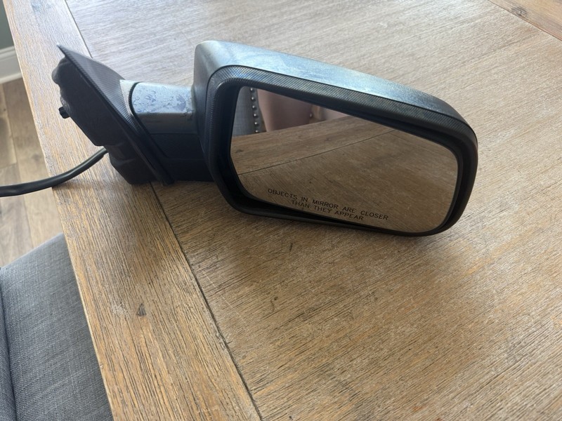 10 11 2010 2011 CHEVY EQUINOX Right Side Passenger Side Mirror BLACK