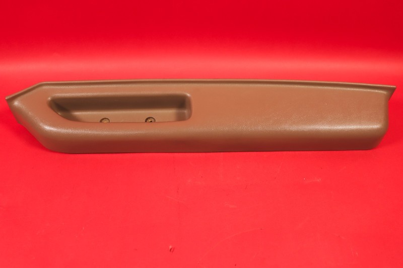 1986-1994 Chevrolet S10 Blazer S15 Right Armrest Door Pull Dark Beige OEM *USED*
