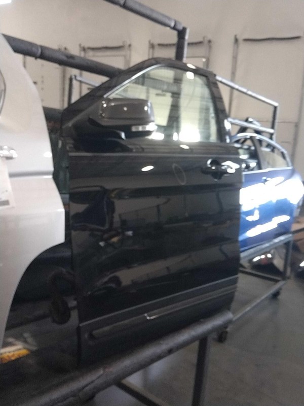 2018 Ford Explorer Left Door Black Used 660602 129K Mileage