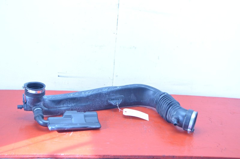 14-18 JEEP CHEROKEE 2.4L AIR INTAKE CLEANER DUCT PIPE TUBE OEM