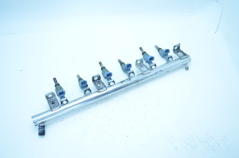 04-06 PORSCHE CAYENNE 3.2L ENGINE FUEL RAIL W INJECTORS OEM