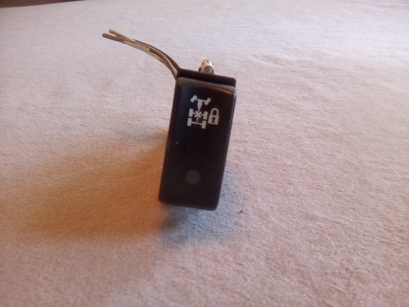 Kenworth G90-1131-007 Differential Lock Switch