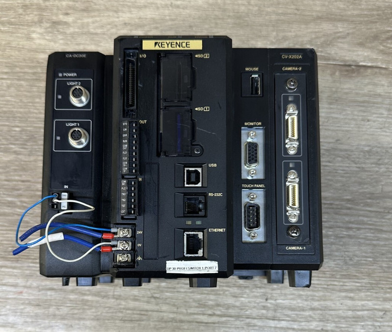 KEYENCE CORP CV-X202A / CVX202A (USED)
