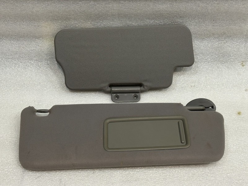 2003-2009 LEXUS GX470 RIGHT PASSENGER SIDE SUN VISOR SHADES GRAY OEM