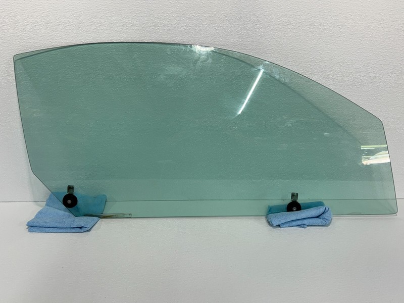 94-04 FORD MUSTANG RIGHT FRONT PASSENGER DOOR WINDOW GLASS OEM