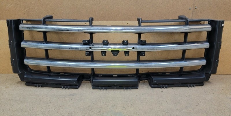 2012 - 2013 GMC Sierra 1500 Front Bumper Grille OEM