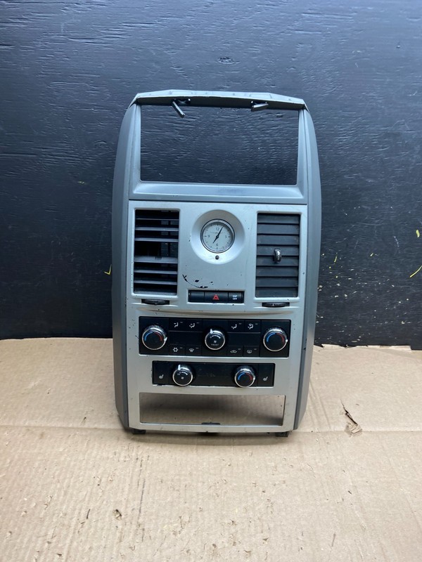 2008 - 2010 Dodge Grand Caravan Radio Bezel Climate Control Heat Heater y5261 DG