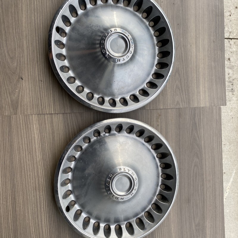 (2) 1970’s? VINTAGE PLYMOUTH BARRACUDA ? SATELLITE 14" HUBCAPS WHEEL COVERS OEM
