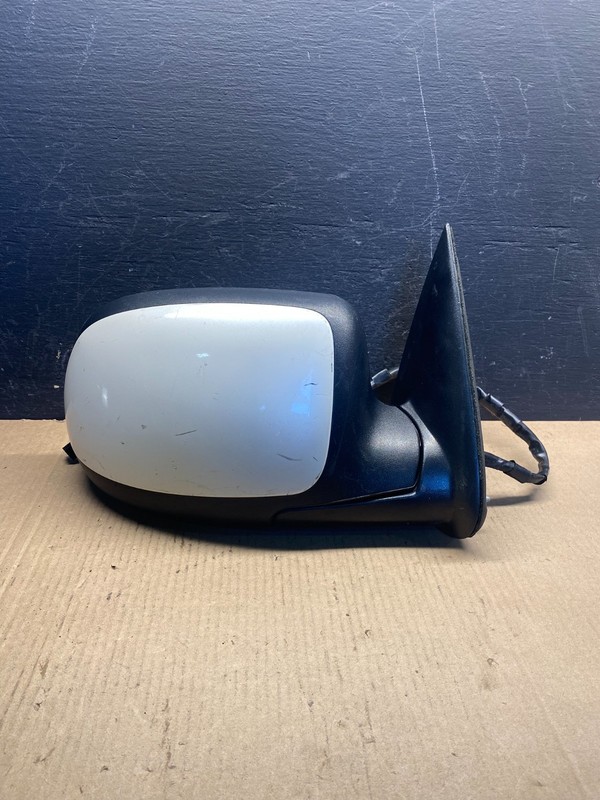 2003-2006 Chevrolet Tahoe Suburban Right Passenger Turn Door Mirror AE6342 DW
