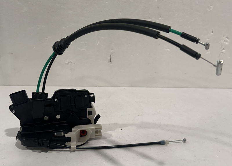 2011-15 KIA SORENTO FR. LH DOOR LATCH ASSY. PART# 81310-2P000