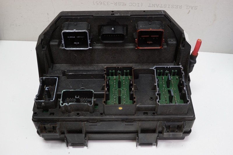 DODGE NITRO JEEP LIBERTY Main Fuse Box BCM OEM 2011