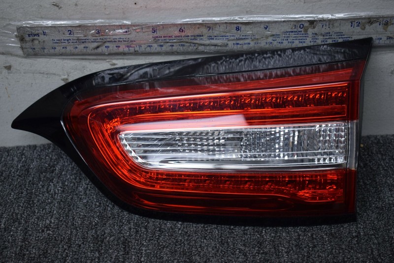 2014-2018 JEEP CHEROKEE TAIL LIGHT RIGHT SIDE FACTORY OEM