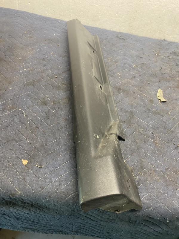 2014 Jeep Patriot Sport 2.4 4x4 Right Rear Side Skirt OEM