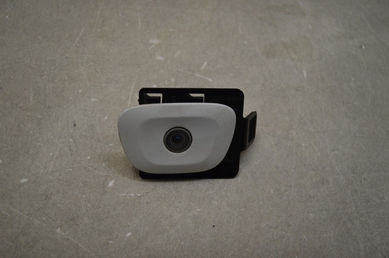 14-18 JEEP CHEROKEE REAR BACKUP PARKING CAMERA OEM