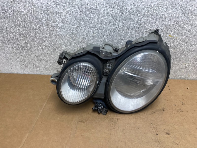 Xenon 2000-2002 Mercedes E E320 E430 Left Driver LH Side Headlight OEM X3868 DW