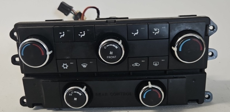 08-10 Dodge Grand Caravan Climate Temperature Temp heater Control P55111805AI