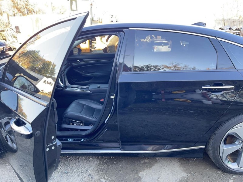 2018-20 HONDA ACCORD LEFT ROCKER W/POST BLACK PC:NH731P AT FWD 55K TOURING 59985