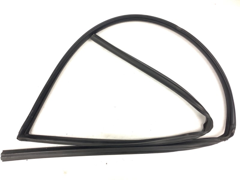 88-91 Civic 4Dr Right Front Window Run Channel Molding Glass Guide Rubber Seal