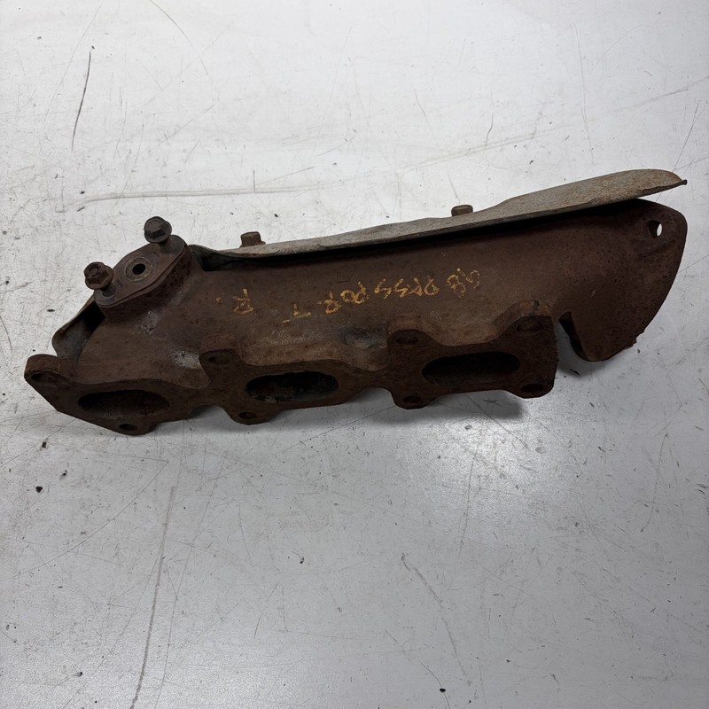 98-02 Honda Passport Isuzu Rodeo Right Exhaust Manifold 8-97245-268-1 OEM