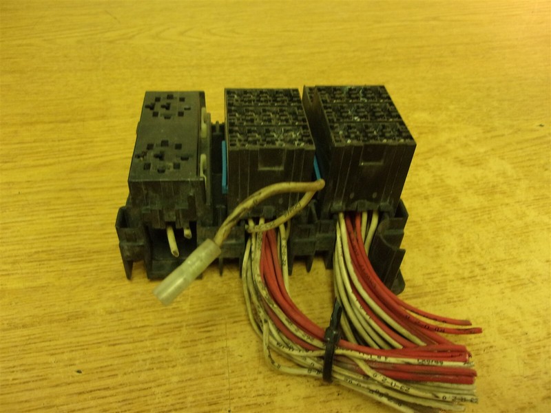 2003 Mack Vision Fuse and Relay Block Assembly *FREE SHIPPING*