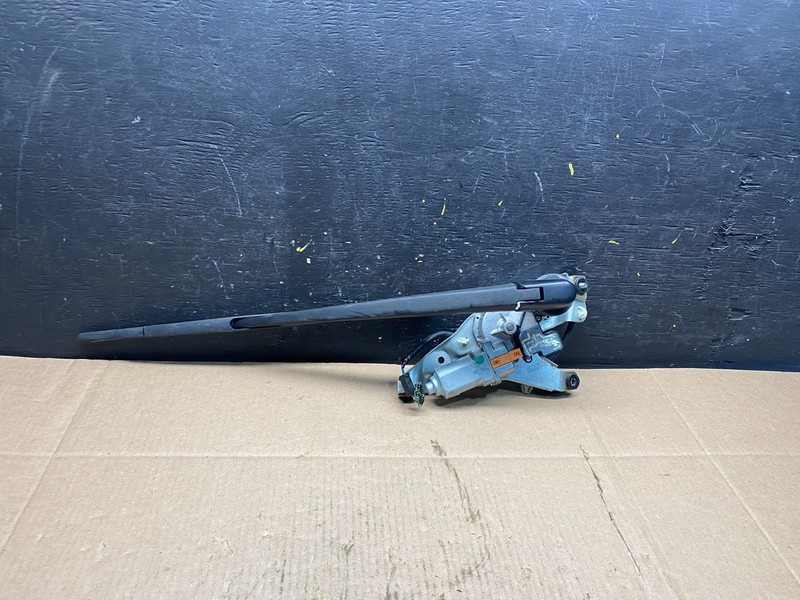 2010 to 2011 Honda Insight Rear Windshield Washer Wiper Motor R6167 DG