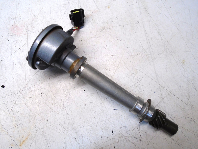 CE3 OEM Yamaha Sterndrive 5.0L 5.7L V8 Marine Engine Distributor 6T0-81670-00-00