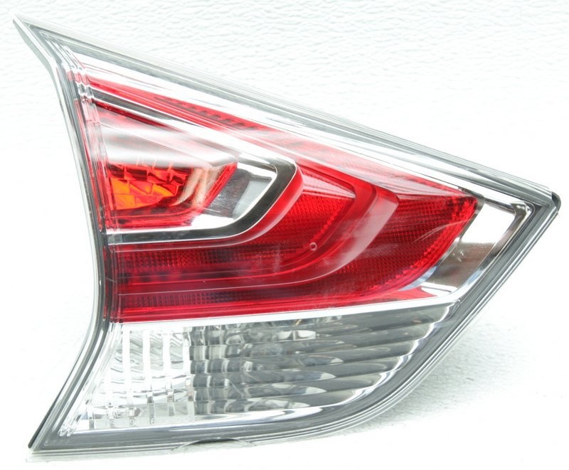 OEM NissanRogue Left Tail Lamp Lens Chips 265554BA1A